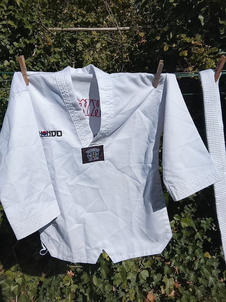 équipement de taekwondo, Sports & Fitness, Enlèvement ou Envoi, Taekwondo, Taille XS ou plus petite, Comme neuf