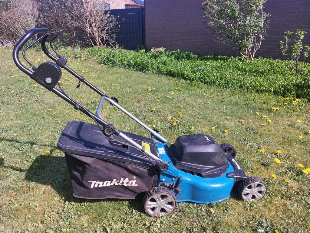 Grasmachine Makita op snoeraansluiting, Tuin en Terras, Ophalen, Cirkelmaaier, Opvangzak, Elektrische grasmaaier