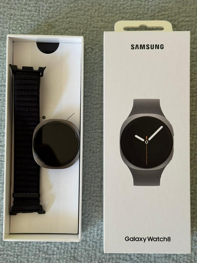 Samsung Galaxy watch 8 40mm neuve, Bijoux, Sacs & Beauté, Montres connectées, Neuf, Android, Noir, Distance, État, GPS, Battement de coeur