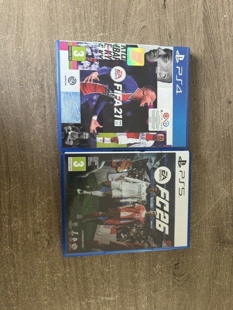 EA FC 26 + FIFA 21 (Pakket 6 van 6), Games en Spelcomputers, Ophalen, Zo goed als nieuw, Sport