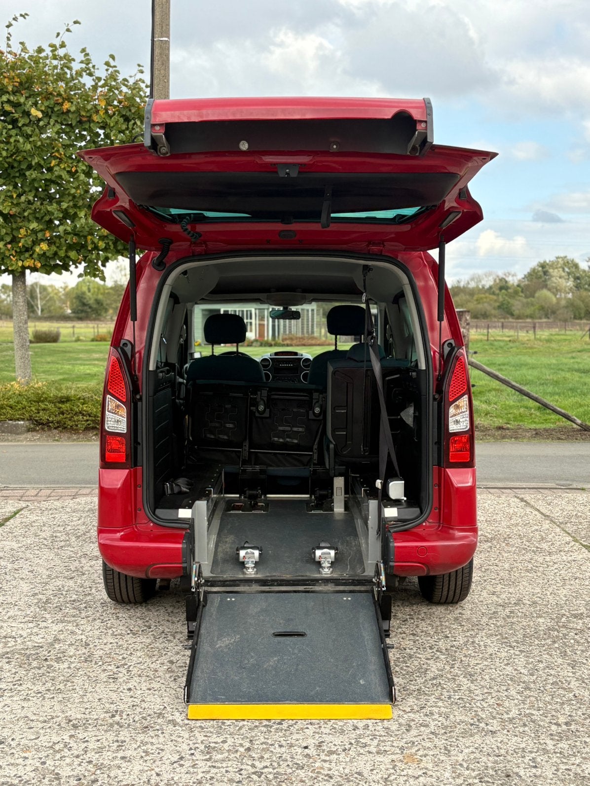 ♿️Citroën Berlingo 1.2benzine Rolstoel Invalide TPMR, Auto's, Monovolume, Handgeschakeld, 6 deurs, https://public.car-pass.be/vhr/e5e4842f-efd2-436a-9d72-94b0313960d1