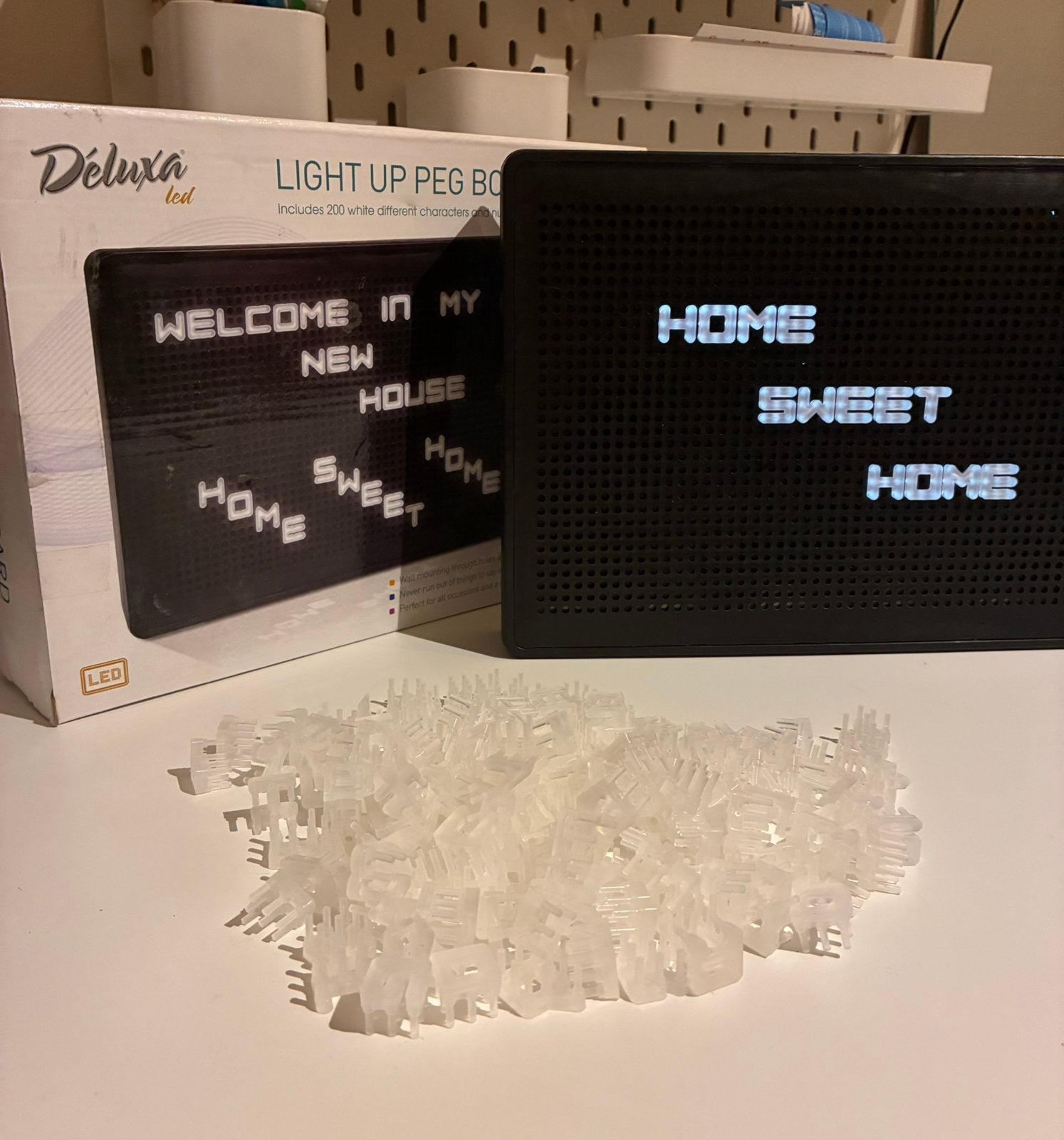 LED letter lightbox, Maison & Meubles, Accessoires pour la Maison | Décorations murale, Utilisé, Autres types, Minimaliste, Noir