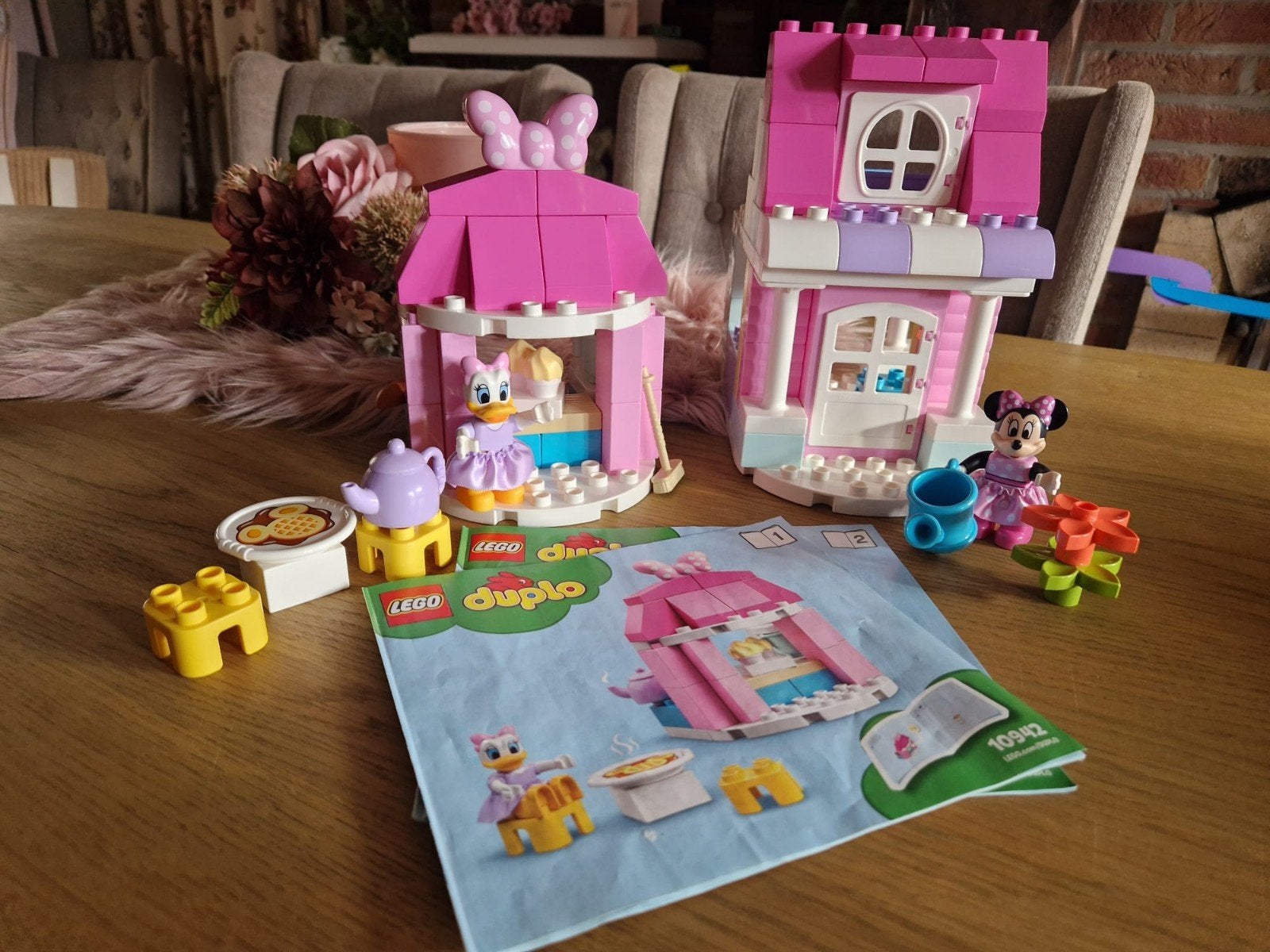 Minnie's huis en koffiebar Lego duplo
Productafbeeldingen en, Ophalen of Verzenden, Zo goed als nieuw, Complete set, Inclusief instructies