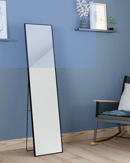 spiegel van zwart aluminium, lengte 35 x hoogte 151,5 cm, Huis en Inrichting, Woonaccessoires | Spiegels, Ophalen, Minder dan 50 cm