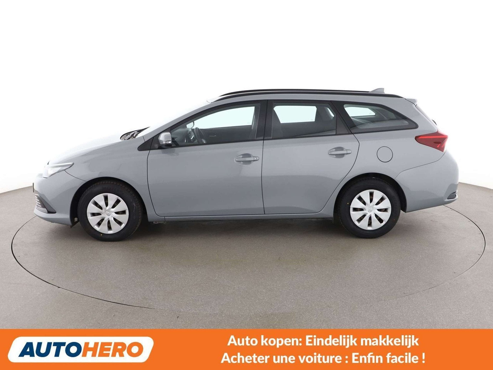 Toyota Auris 1.3 Basis (année de construction 2017), Autos, 1355 kg, Argent ou Gris, Achat, Boîte manuelle