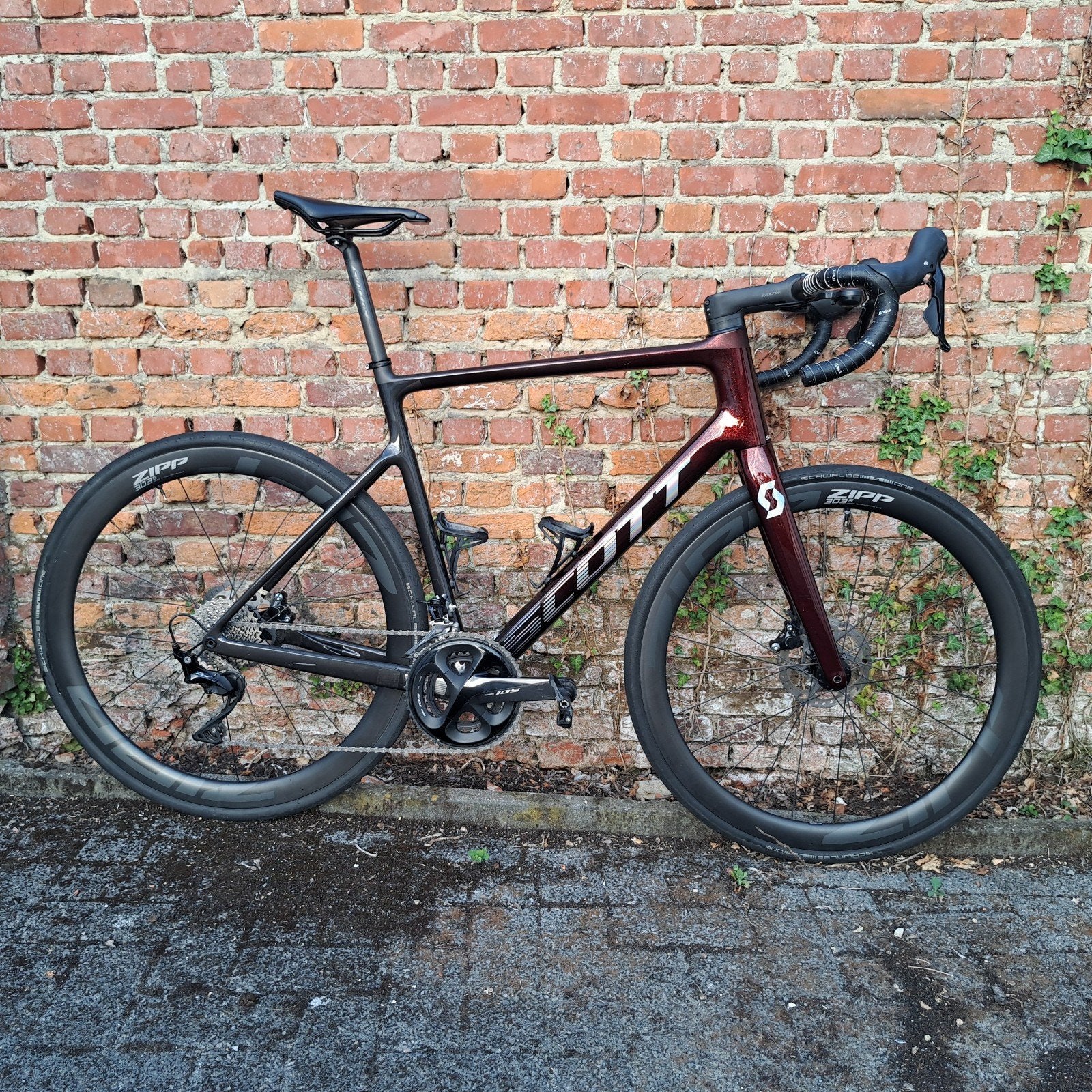 Scott Addict 30 Carbon – Zipp 303S – Shimano 105 – maat XL, 28 inch, Carbon, Heren, Zo goed als nieuw