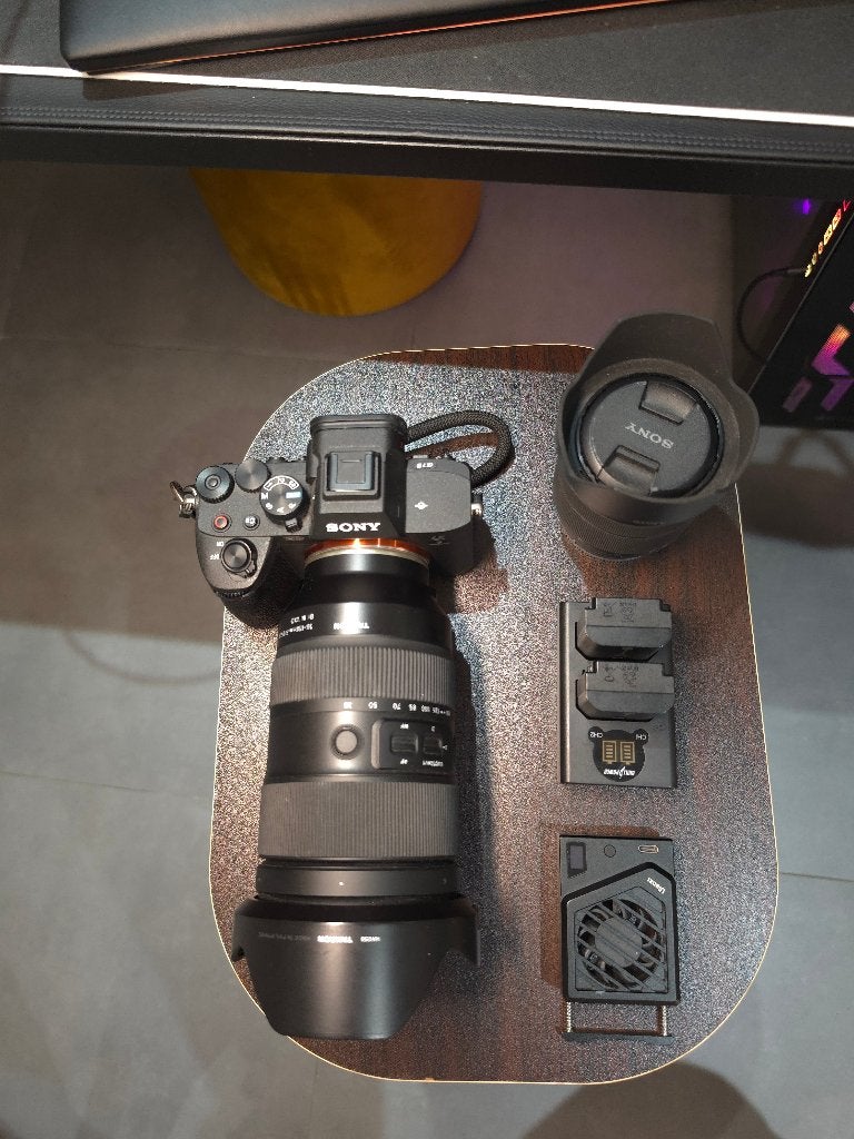 Sony Alpha 7 IV + Tamron 35-150 f/2-2.8 + volledige kit, Audio, Tv en Foto, Sony, Camera, Ophalen, Zo goed als nieuw