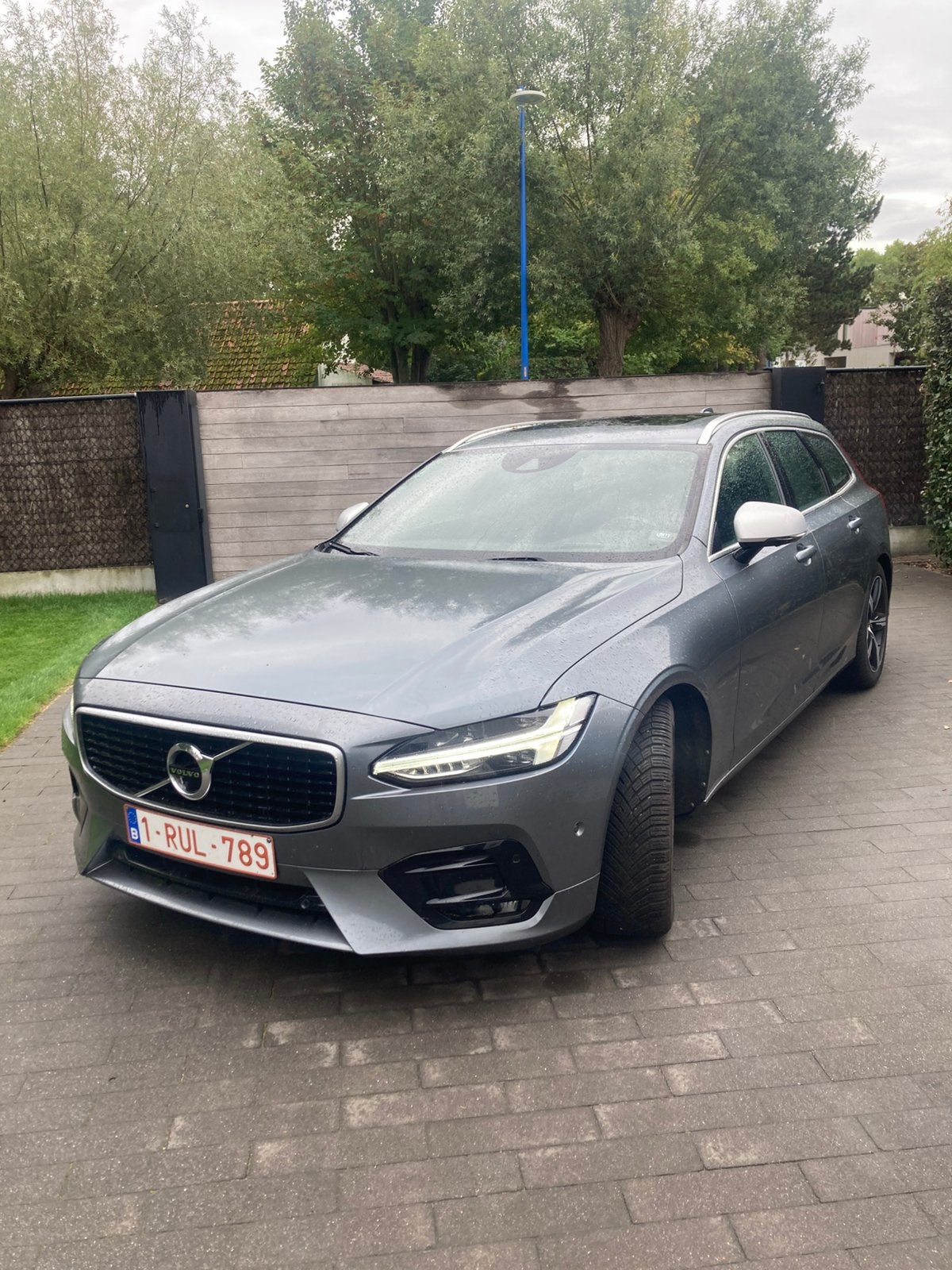 Volvo V90 R modèle T5, Cuir, Argent ou Gris, V90, Phares entièrement LED