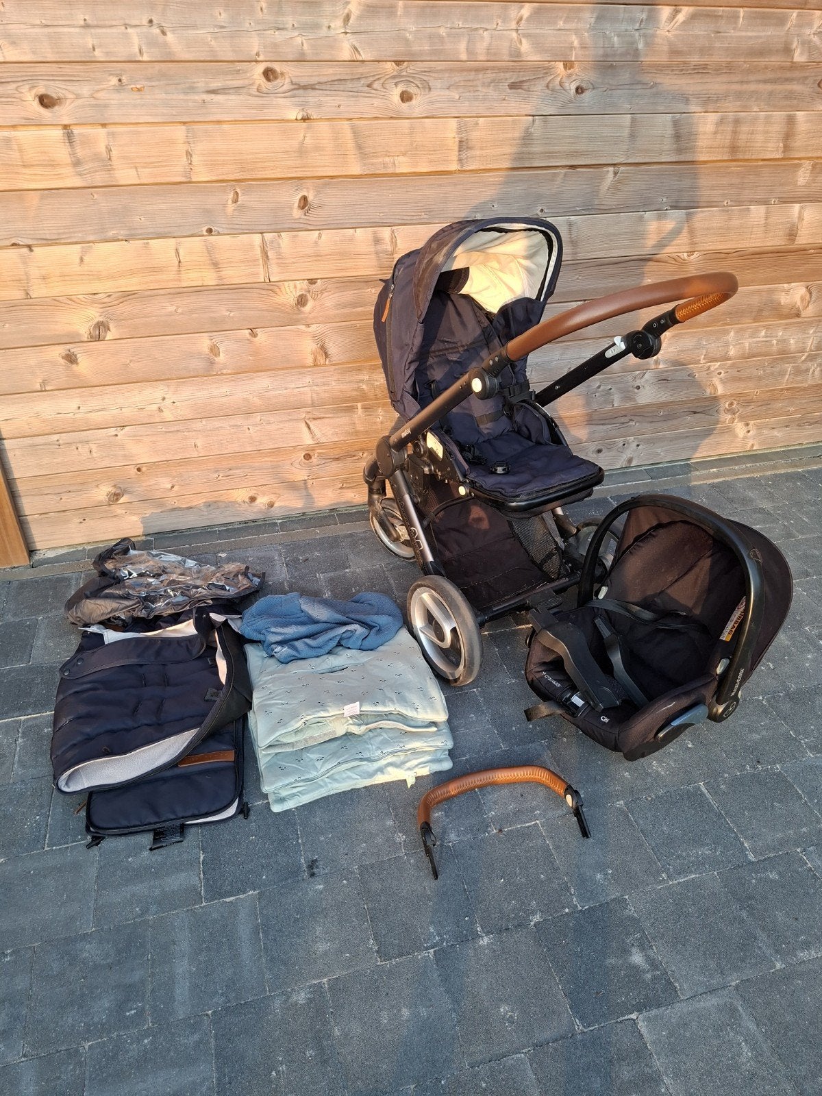 Mutsy Evo kinderwagen + Maxi-Cosi + accessoires, Kinderen en Baby's, Buggy's, Ophalen
