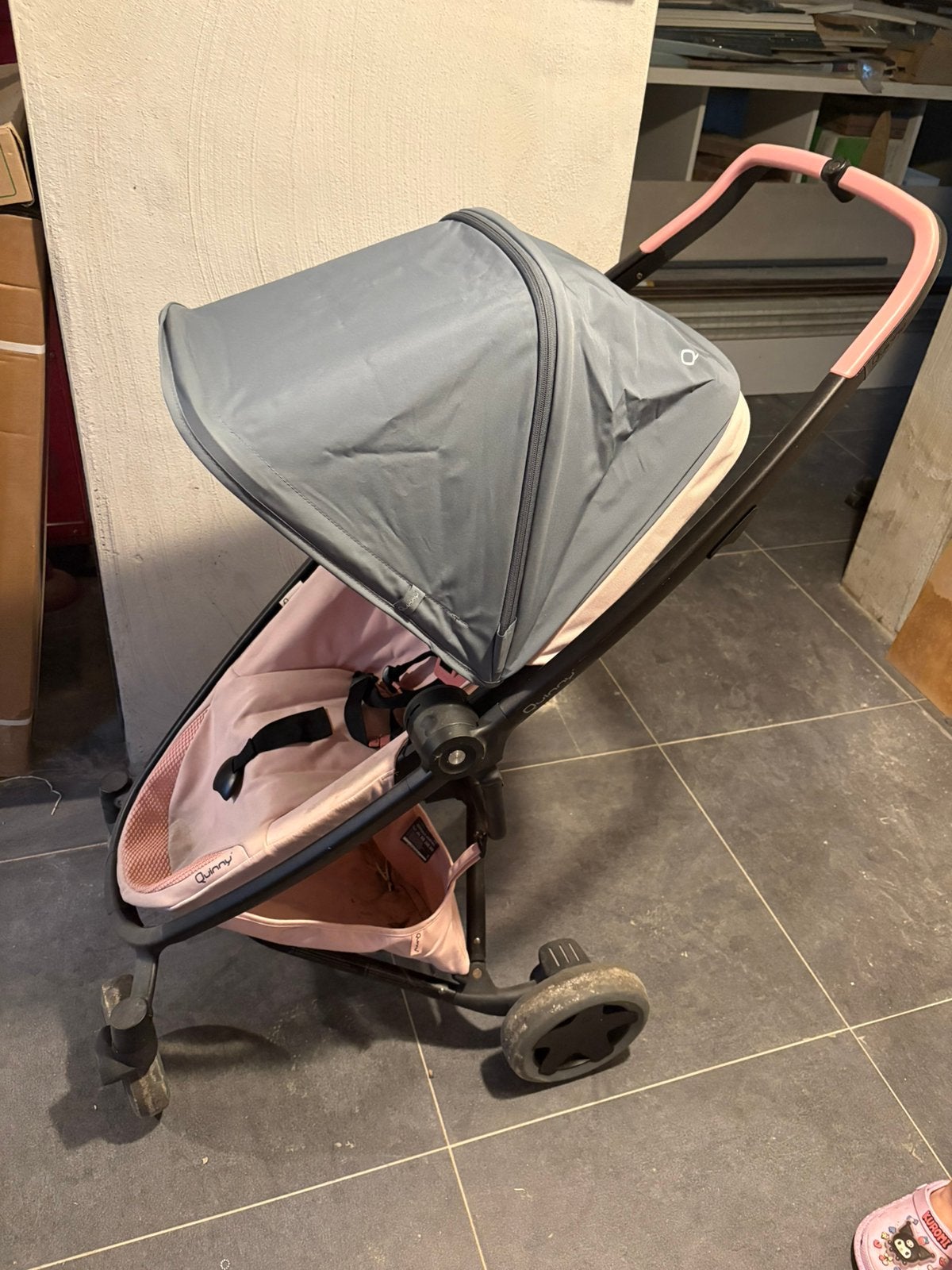 Quinny buggy / wandelwagen – roze/grijs, Enlèvement, Comme neuf, Quinny, Dossier réglable
