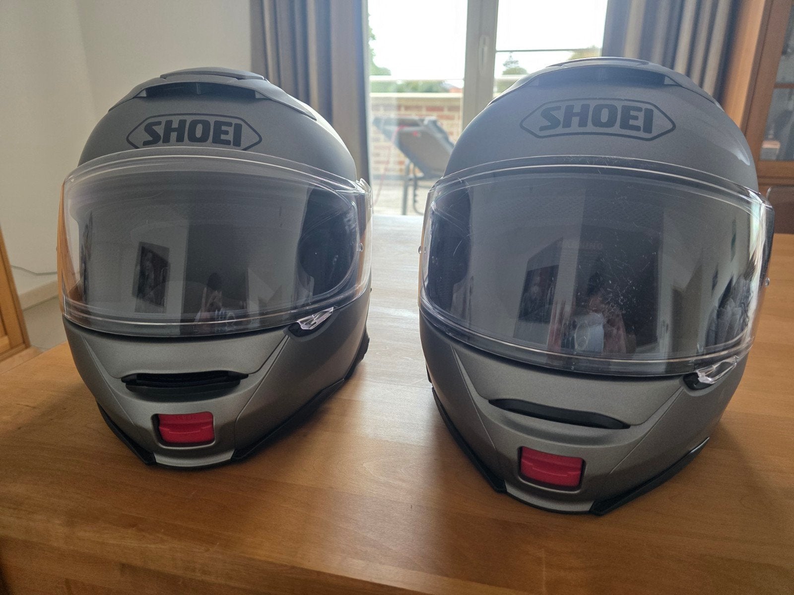2 integraalhelmen Shoei Neotec 2 mat grijs met communicatie, Ophalen, Dames, Nieuw zonder kaartje, Integraalhelm