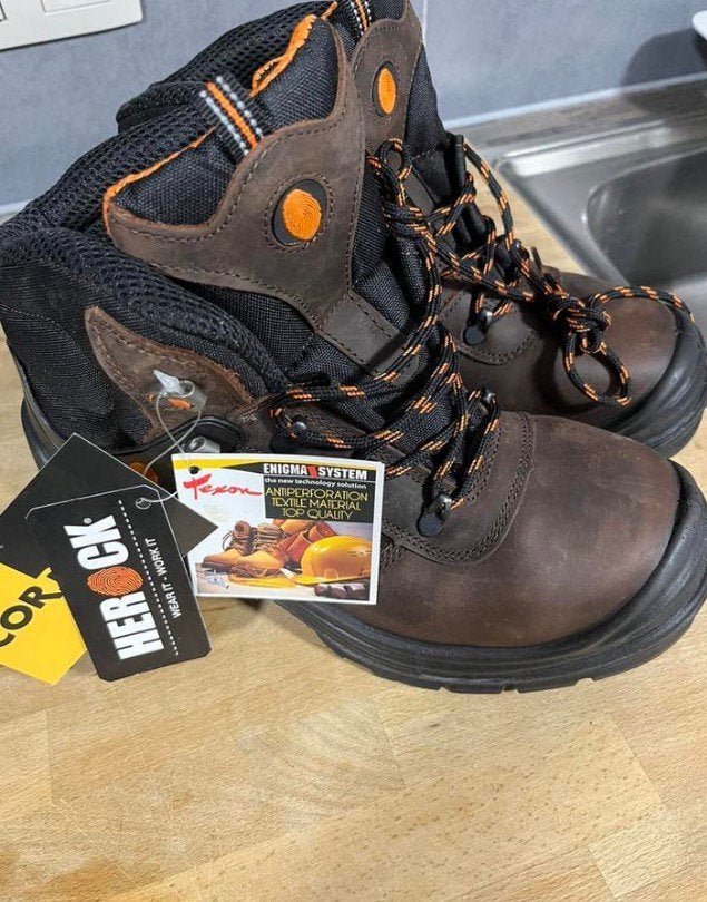 Chaussures de sécuritélTaille 42 (8), Bricolage & Construction, Vêtements de sécurité, Enlèvement ou Envoi, Neuf