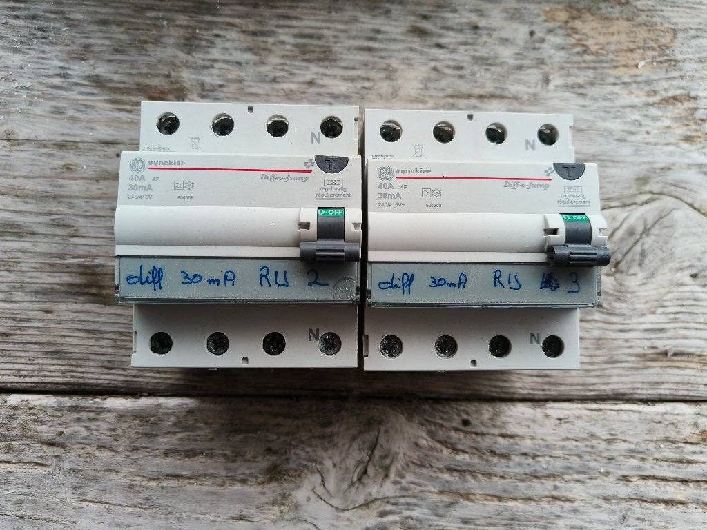 2x Vynckier differentieelschakelaar Diff-o-jump 40A 4P 30mA, Enlèvement, Comme neuf, Disjoncteur différentiel