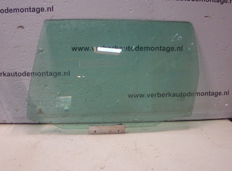 VITRE ARRIERE GAUCHE Volvo XC70 (SZ) (01-2000/08-2007), Info@volvocars.com, Volvo Car Germany GmbH, Siegburger Straße 229
50679  Köln, DE