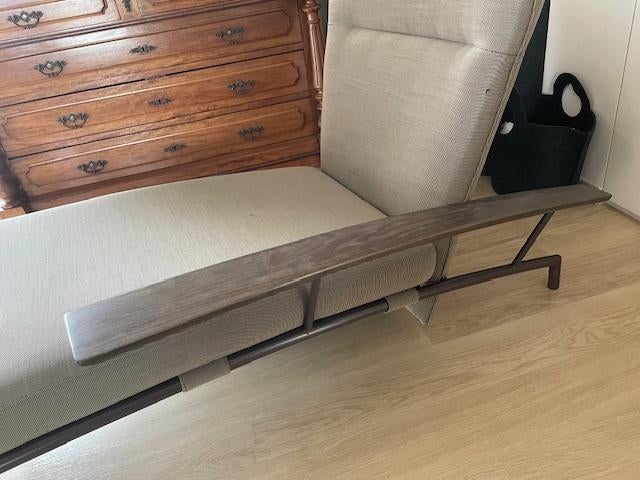 Design chaise longue/verstelbaar, met houten armsteun, Huis en Inrichting, Ophalen, Gebruikt, Eenpersoons, Rechte bank