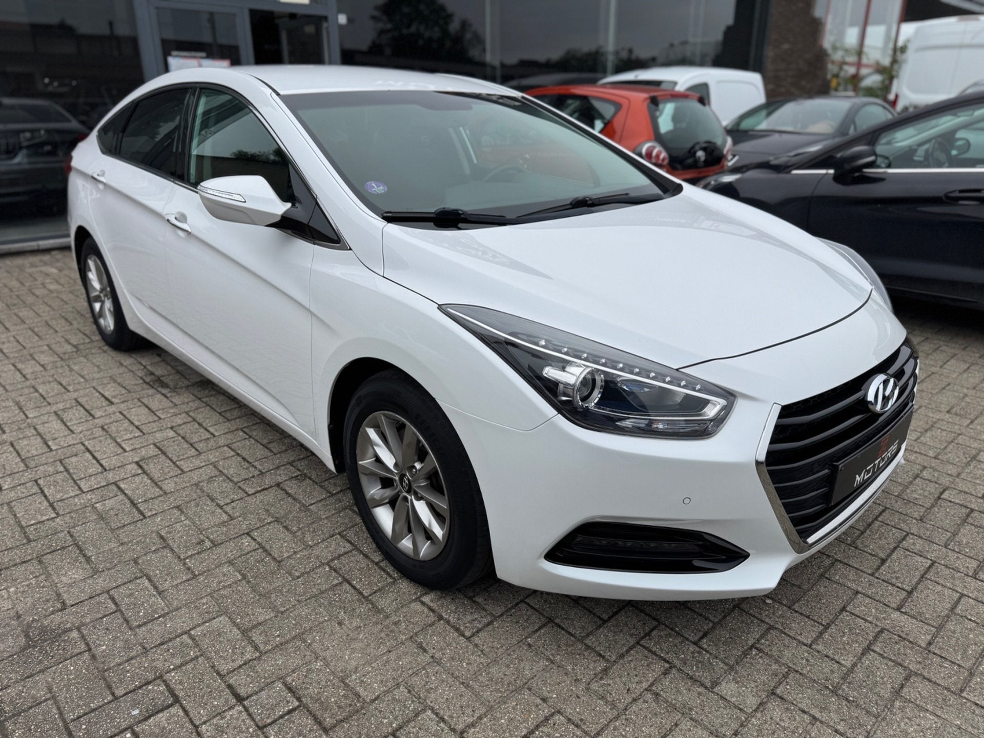 Hyundai // i40 Sedan, Auto's, Stof, 4 cilinders, Wit, Bedrijf