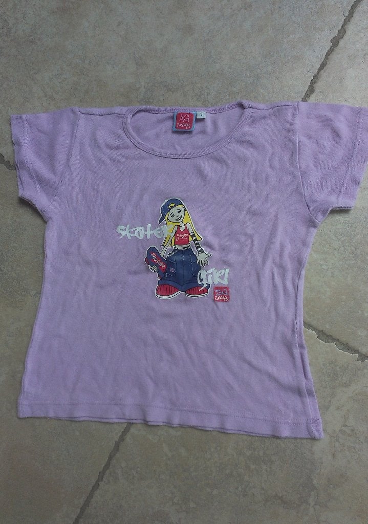 1 euro koopjes ! mooie t-shirt mt 128, Enfants & Bébés, Vêtements enfant | Taille 128, Enlèvement ou Envoi, Chemise ou À manches longues