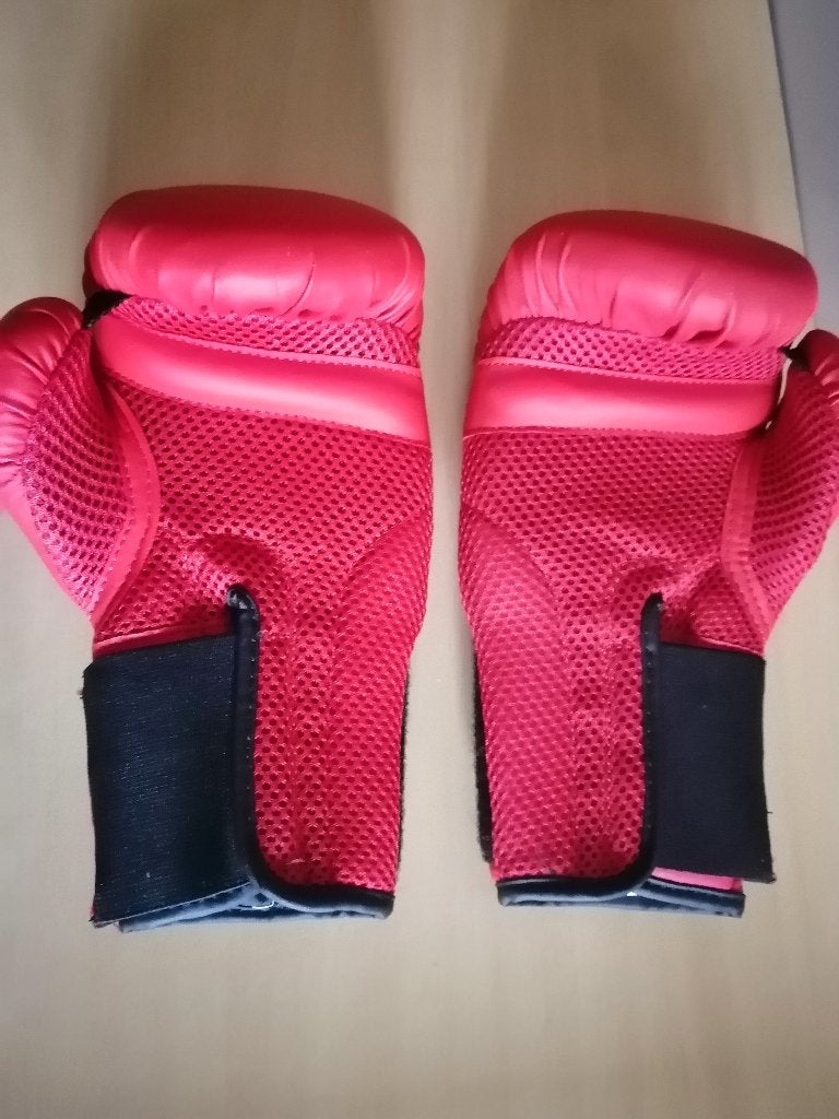 Gants de boxe enfant DECATHLON Outshock 4 oz (4 à 6 ans), Sports & Fitness, Enlèvement ou Envoi, Comme neuf, Gants de boxe