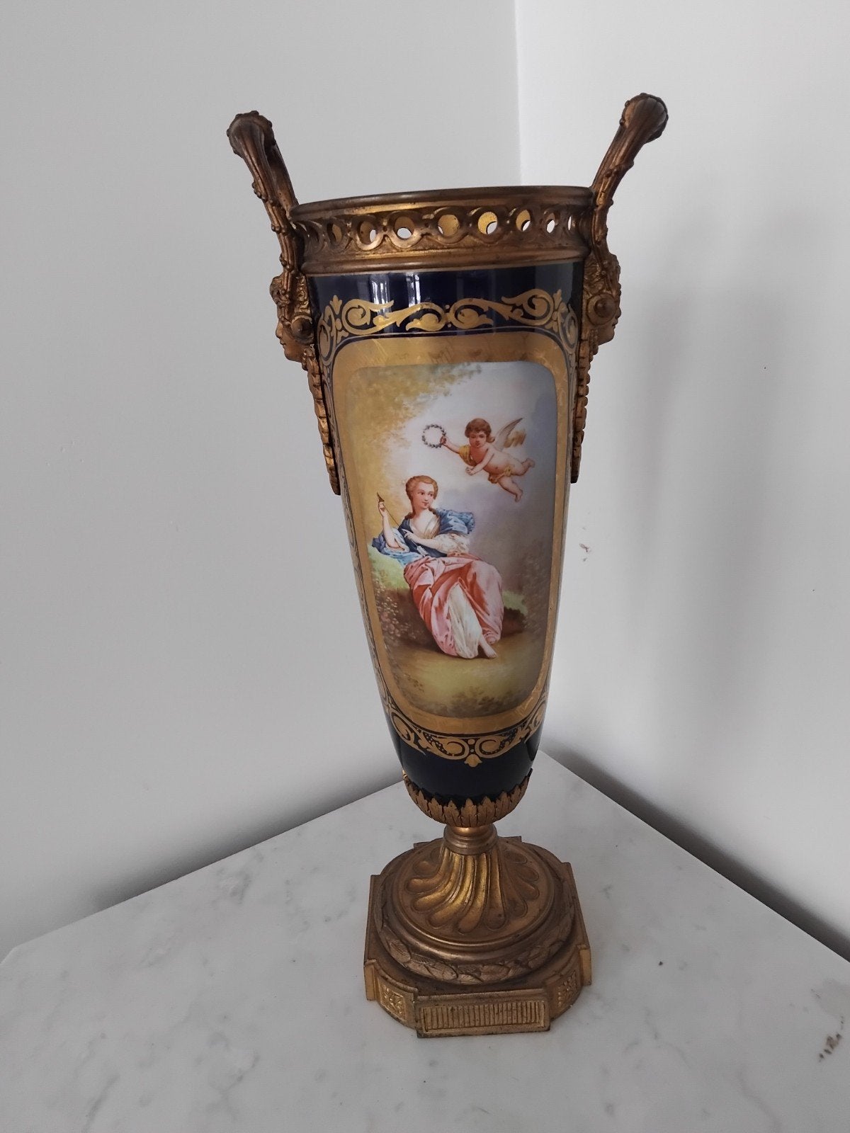 Antieke "Sevres "Vaas.19 th., Antiquités & Art, Enlèvement ou Envoi