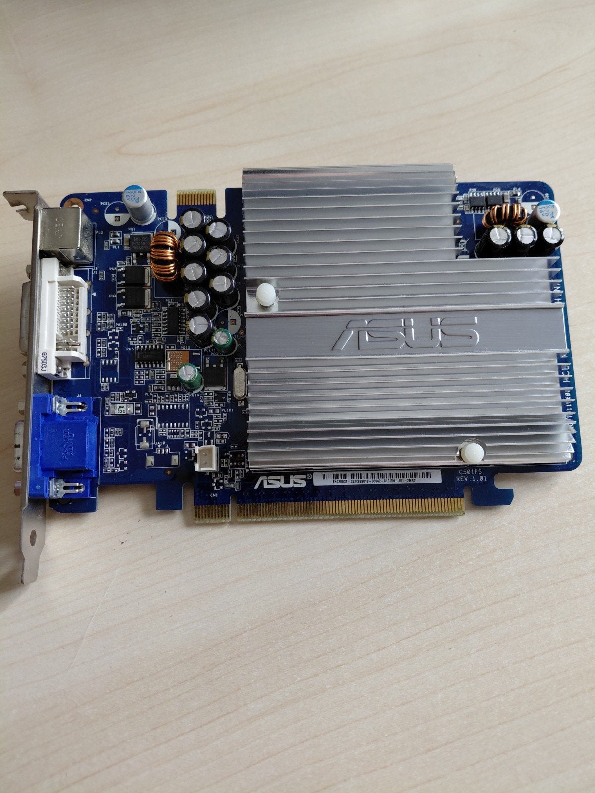 ASUS grafische kaart met DVI en VGA, Ophalen, Gebruikt, Overige typen, GDDR2