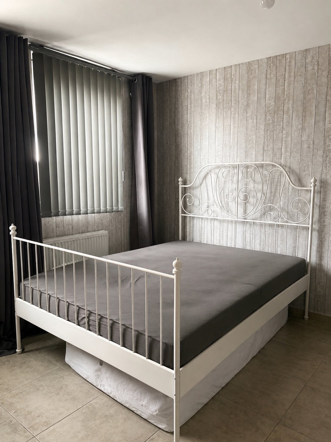 140x200 ikea bed, Enlèvement, Comme neuf