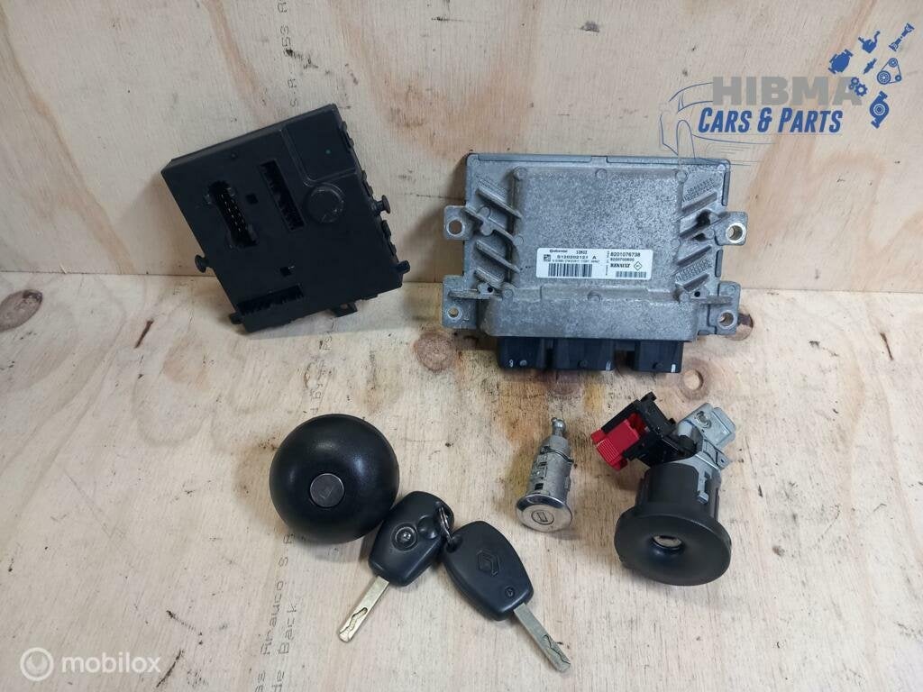Renault Twingo II 1.2-16V Sleutelset + ECU 8200700600 08-14, Gebruikt, Renault, Ophalen of Verzenden, Renault