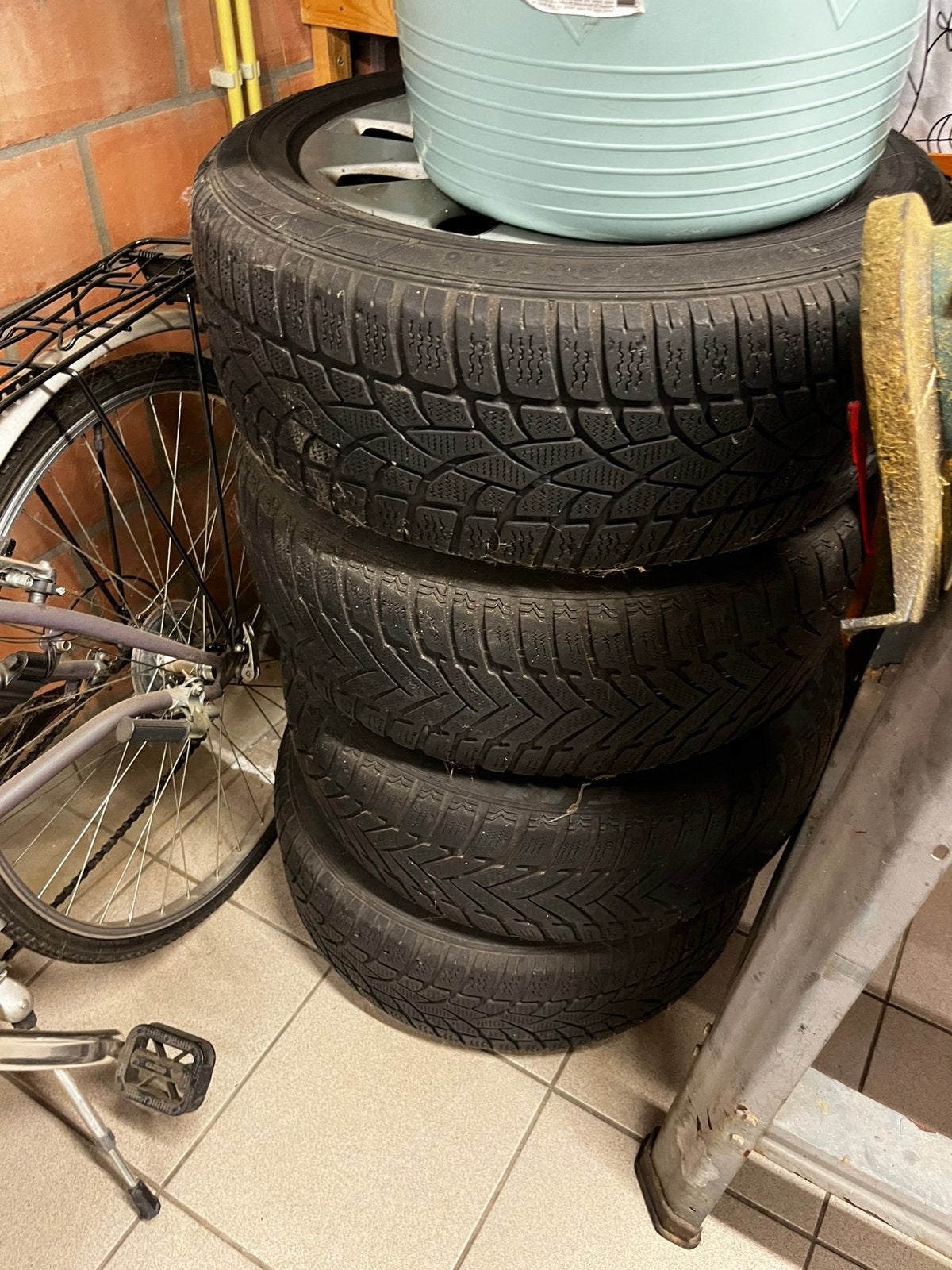 Kit de pneus d'hiver Michelin, Pneus et Jantes, Pneus hiver, 16 pouces, Véhicule de tourisme