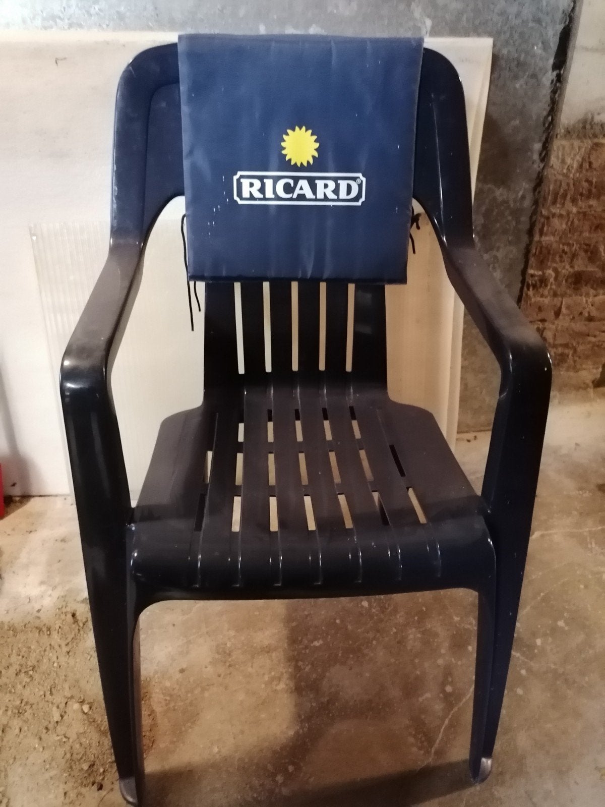 6 chaises riccard, Enlèvement