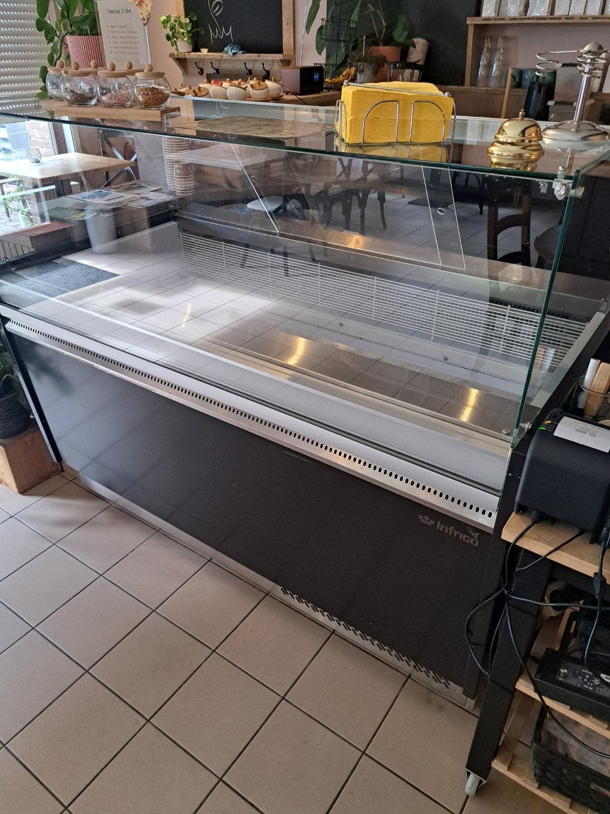 ijstoog zwart, Enlèvement