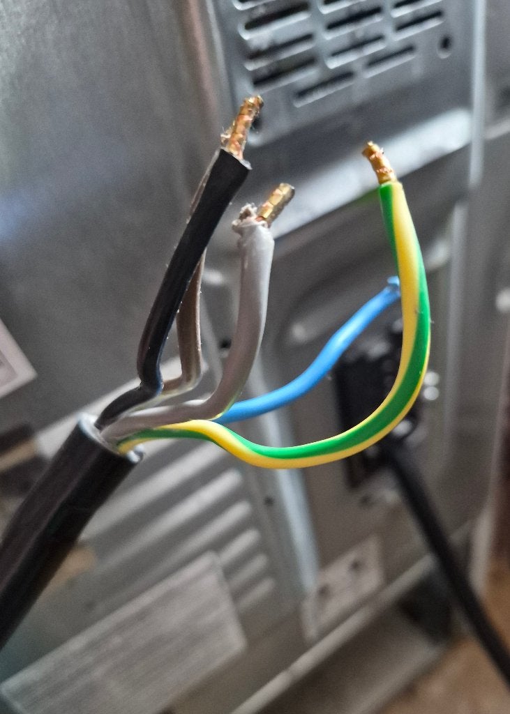 elektrisch fornuis moet dringend weg, Elektronische apparatuur, Fornuizen, Ophalen, Grill, 4 kookzones, Zo goed als nieuw