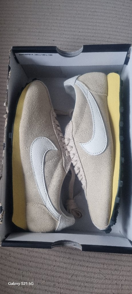 Baskets nike, Enlèvement, Neuf, Vêtements
