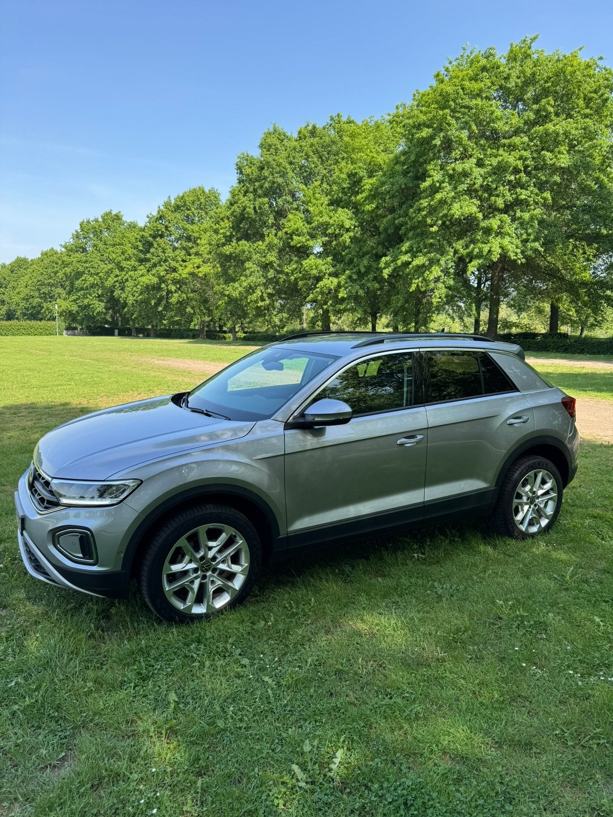 Volkswagen T-Roc, Voorwielaandrijving, 4 zetels, Stof, Start-stop-systeem