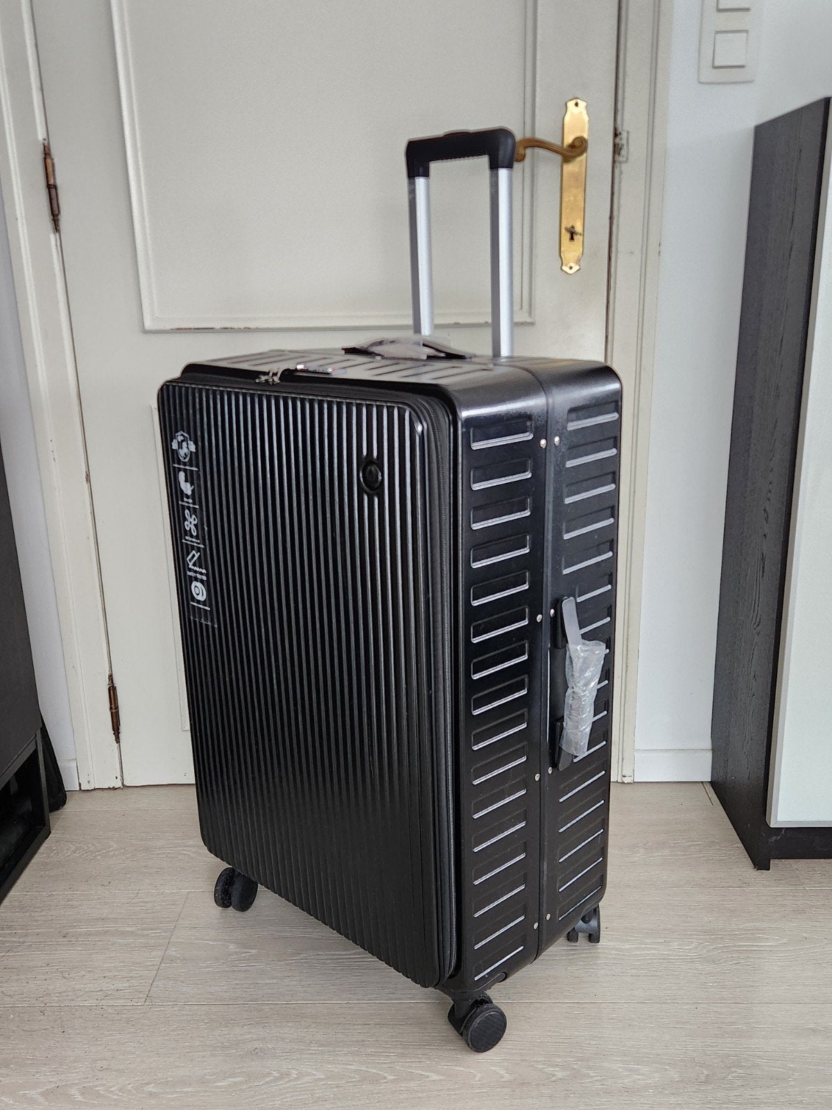 Valise de voyage grande taille, chariot 77 x 50 x 35 cm
Desi, Enlèvement, Neuf, Clé
