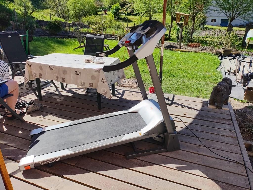 Loopband! 16 km/u, Automatische Helling, 20 Progr. (Stil!), Sport en Fitness, Ophalen of Verzenden, Zo goed als nieuw, Metaal