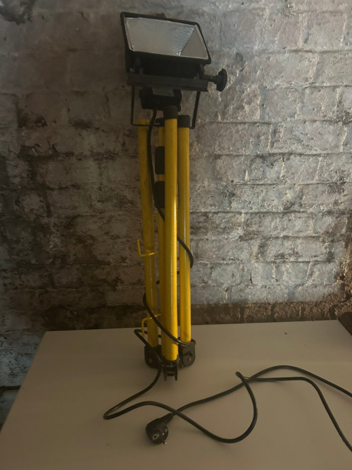 Projecteur de chantier sur trépied télescopique, Enlèvement, Comme neuf, Lampe
