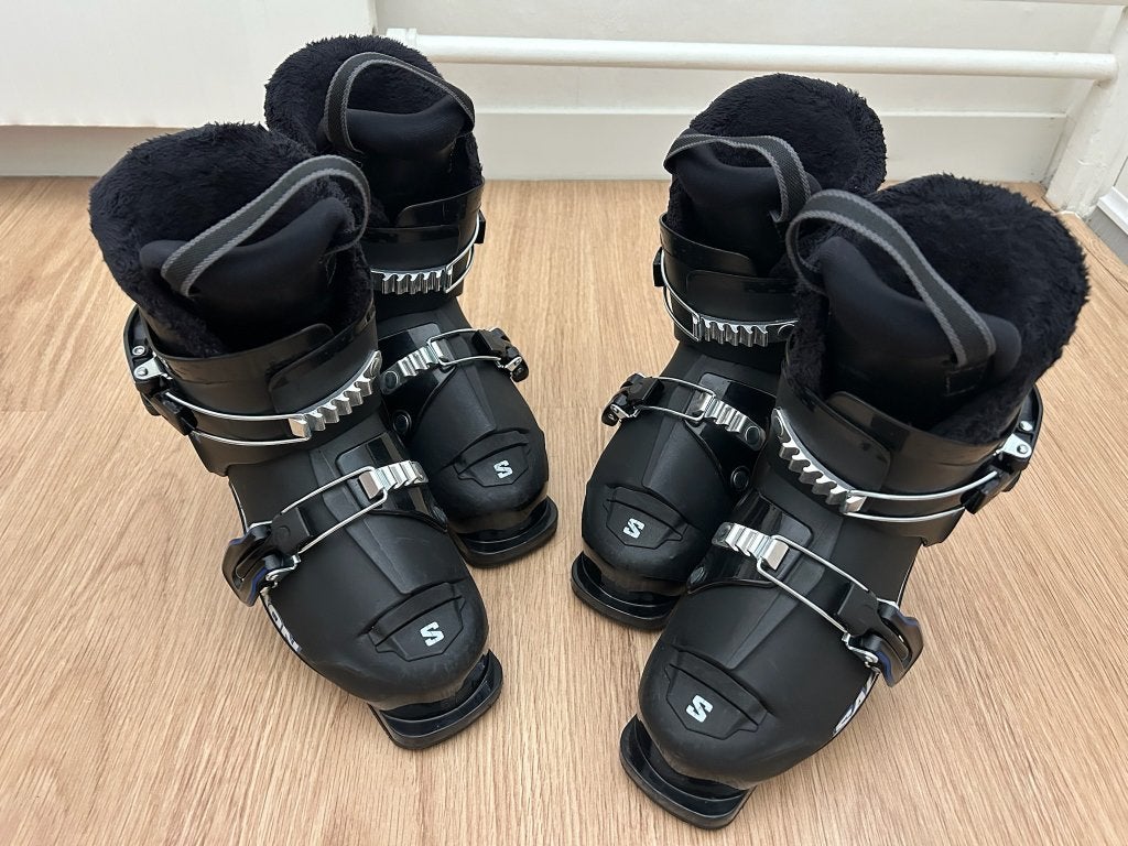 2 paar skischoenen, Salomon Team, Mt 9 tot 19.5 €50 p/paar., Schoenen, Zo goed als nieuw, Ski, Salomon