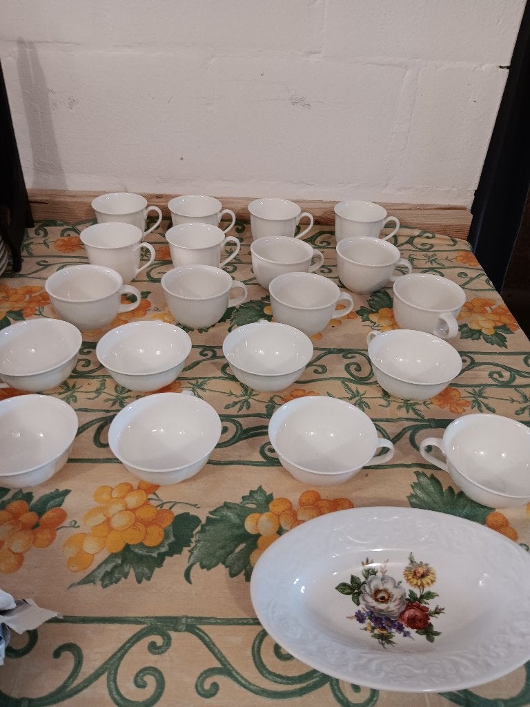 Série de 20 tasses Boch neuve, Enlèvement