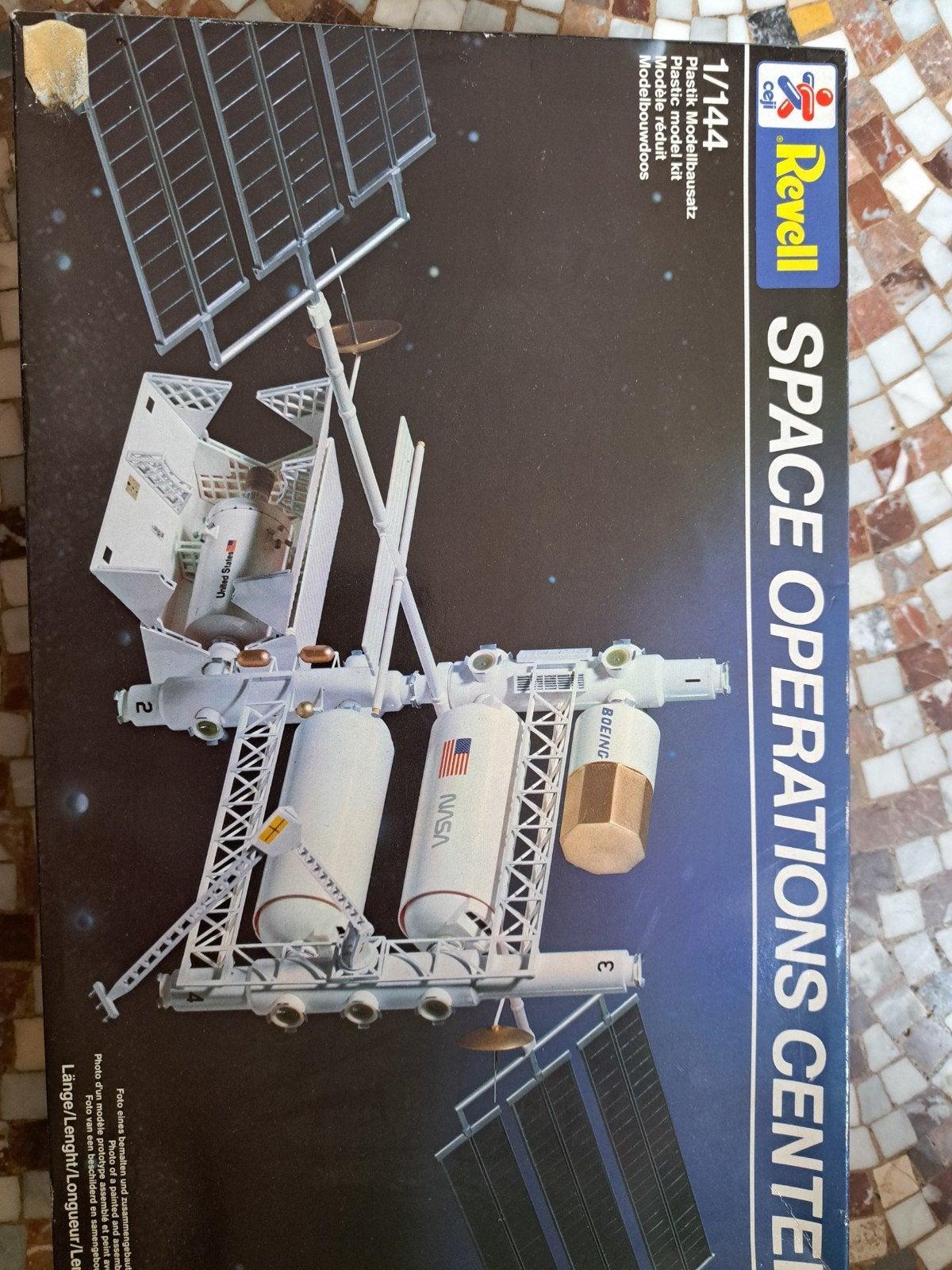 Centre d'opérations spatiales Revell 1/144, Hobby & Loisirs créatifs, Enlèvement ou Envoi, Revell