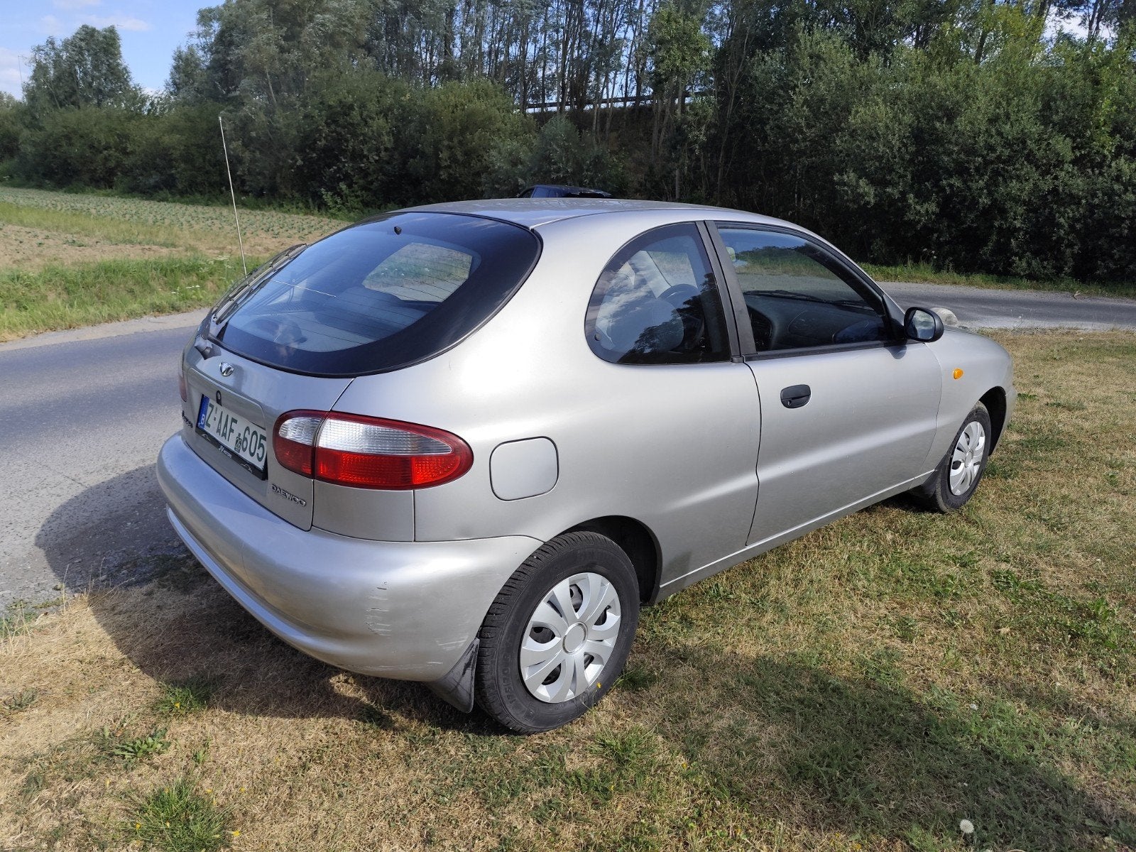 voiture haut de gamme Daewoo Lanos 1.3i colorée à petit budg, Autos, Achat, Entreprise, Radio, Lanos