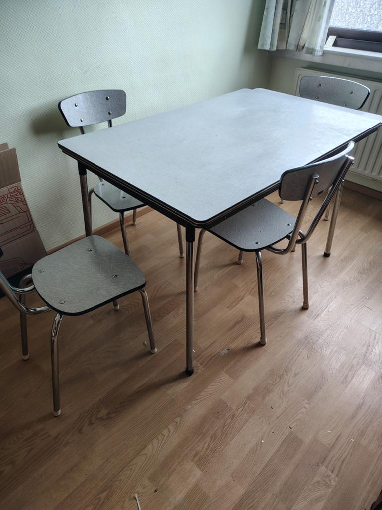 Keukentafel 4 stoelen en bureel, Huis en Inrichting, Tafels | Eettafels, Ophalen