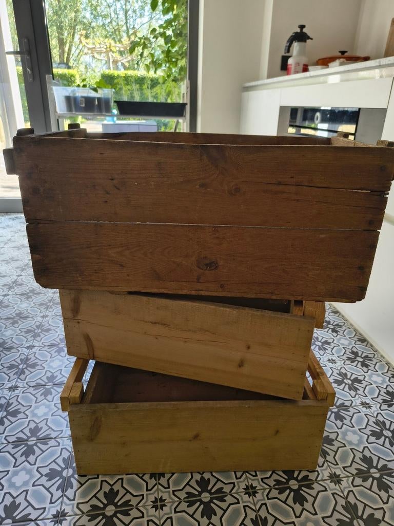 3 houten bakken, Ophalen