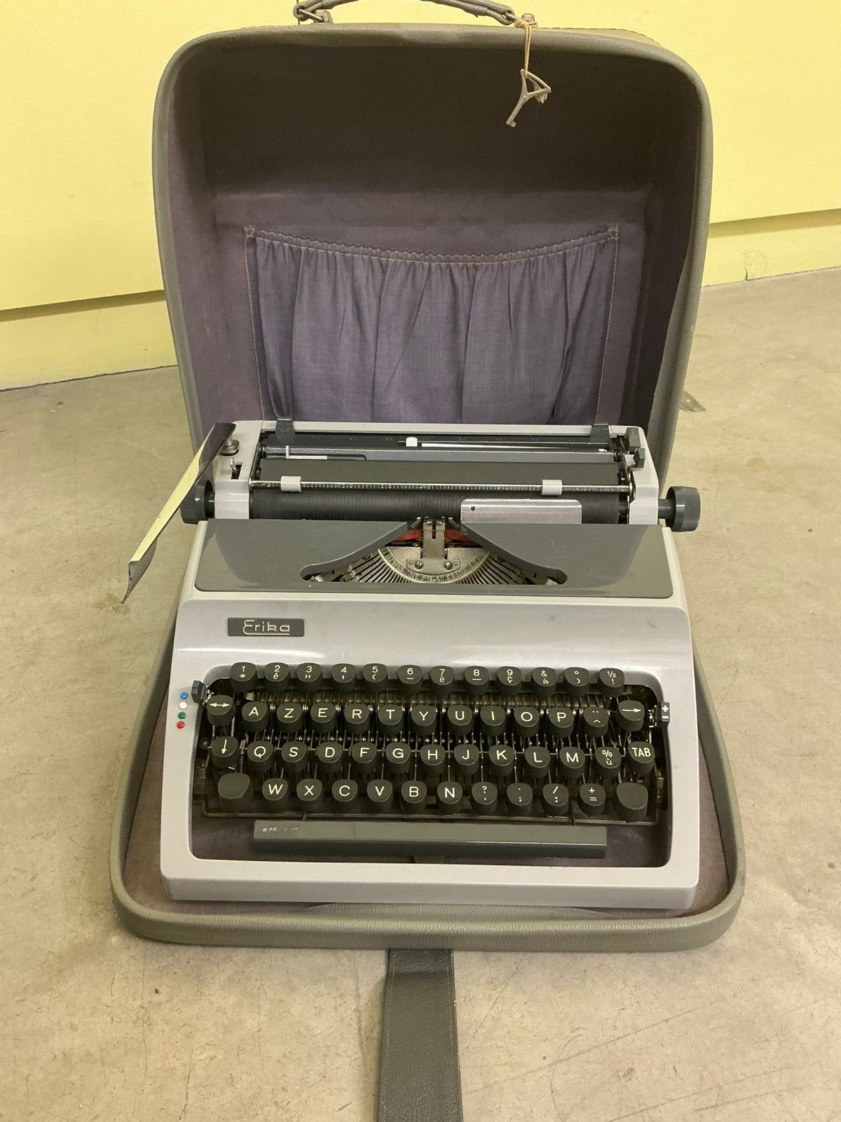 Vintage Erika Typemachine met Handleiding & Doos Linten, Ophalen, Zo goed als nieuw