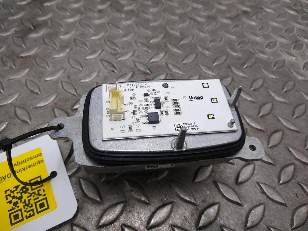 RENAULT MEGANE XENON STUURAPPARAAT 2019, Ophalen of Verzenden, Gebruikt, Stiba lid