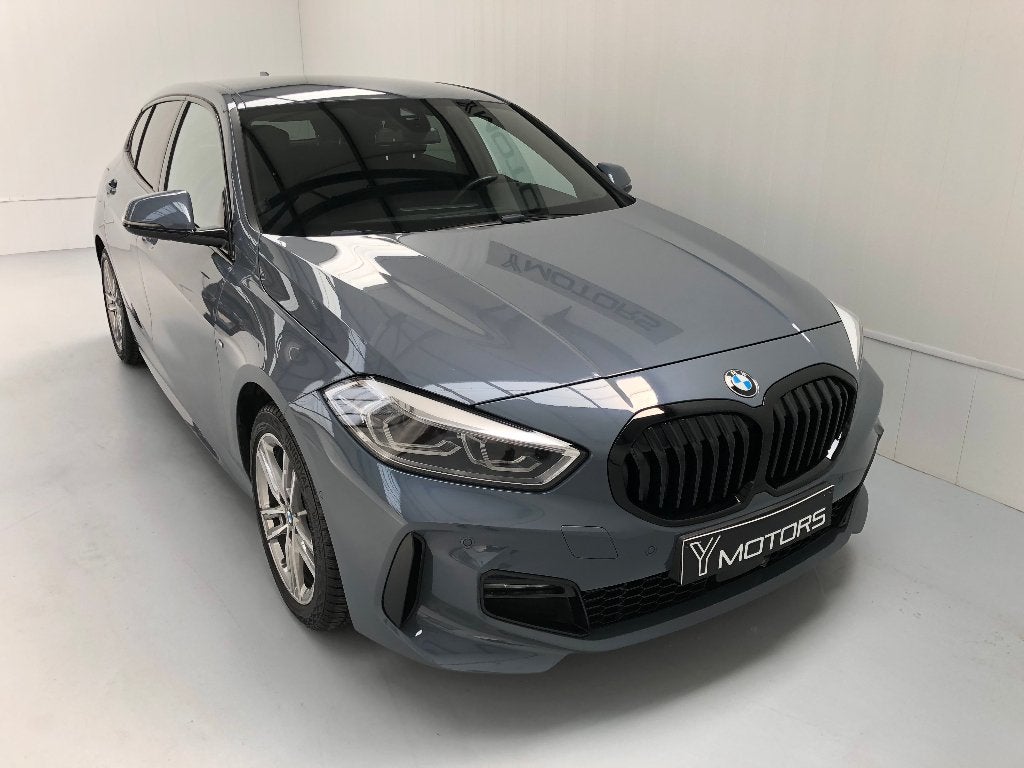 BMW 118 i PACK-M SHADOW LINE LIVE COCKPIT GARANTIE 1 AN, Auto's, BMW, 100 kW, Parkeerassistent, 1 Reeks, Leder en Stof