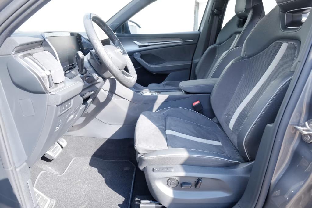 NEW KODIAQ MHEV 150PK SPORTLINE 7PL/TREKH/PANO/20/MATRIX-25%, Auto's, Skoda, 4 cilinders, Alcantara, 7 zetels, 5 deurs