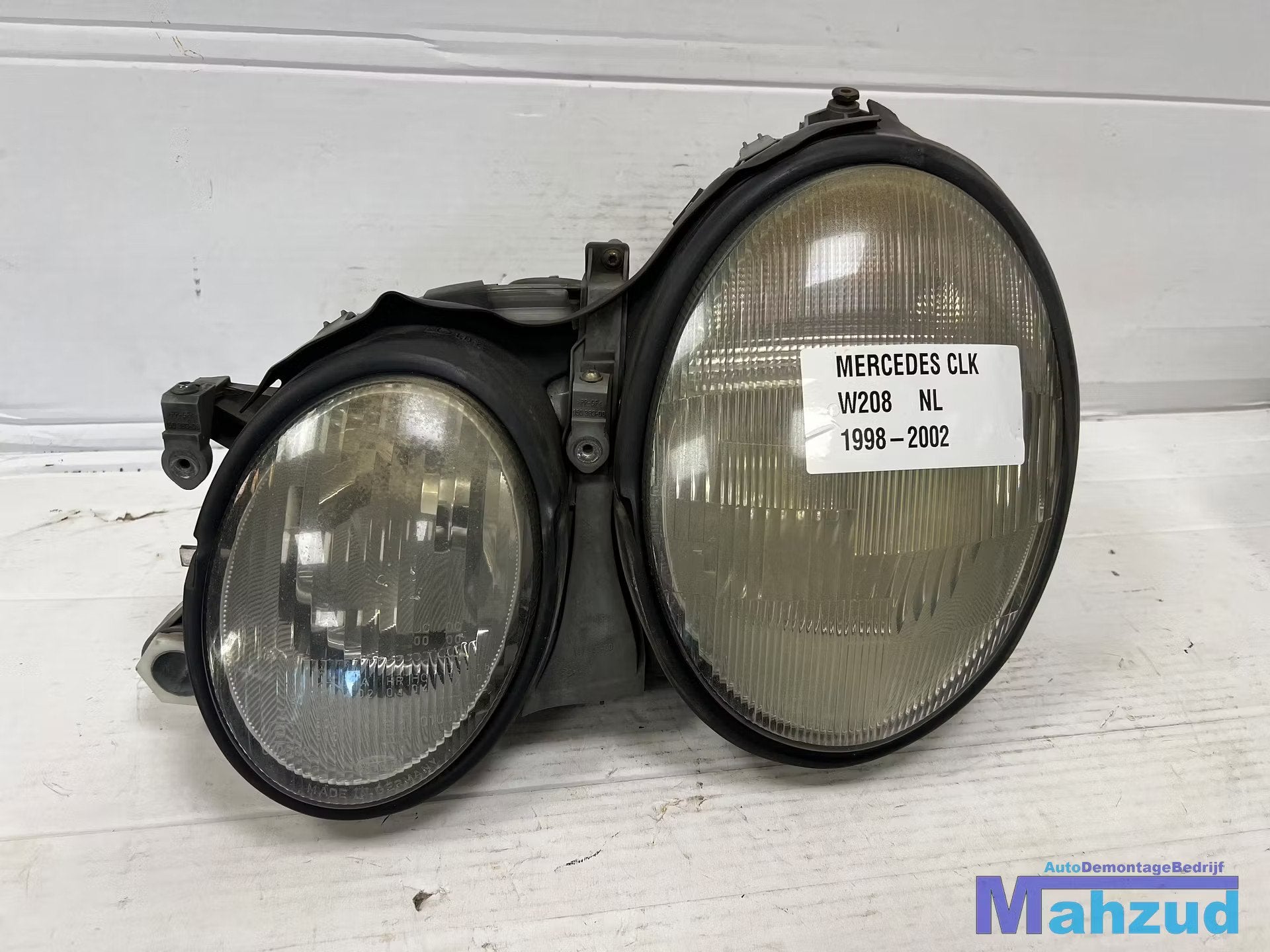 MERCEDES CLK W208 links koplamp 1997-2002, Mercedes-Benz AG, Mercedes-Benz, Utilisé, Mercedesstrasse 120
70372  Stuttgart, DE