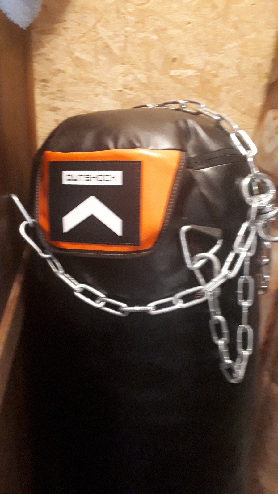 Sac de boxe noir, Enlèvement, Punching-ball