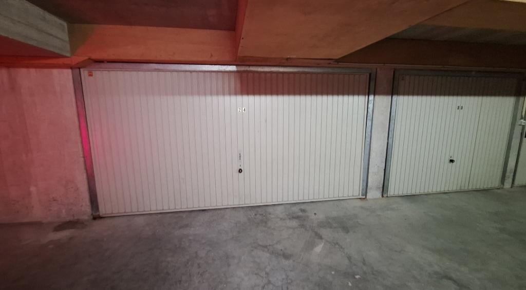Te huur dubbele ondergrondse garagebox, Immo, Provincie West-Vlaanderen