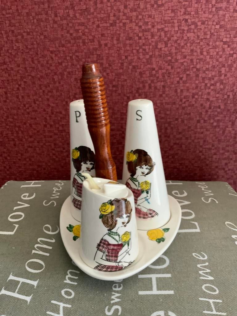 Peper, zout, mosterd 1, Ophalen