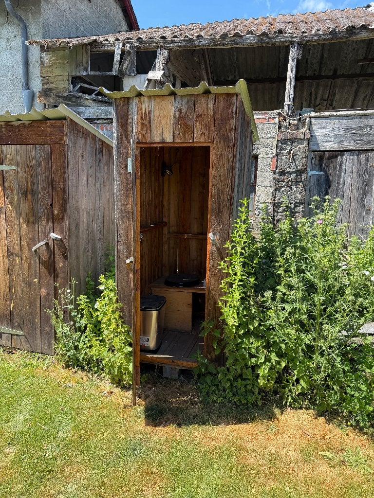 Toilette sèche en mélèze, Enlèvement, Utilisé